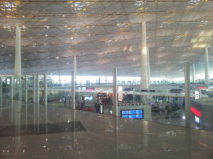 Letisko v Pekingu, prílet do Číny