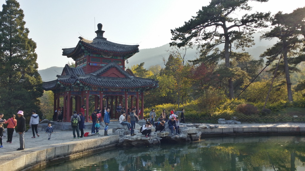 Voňavé hory, Čínsky spôsob jeseň 2015 Čína Peking